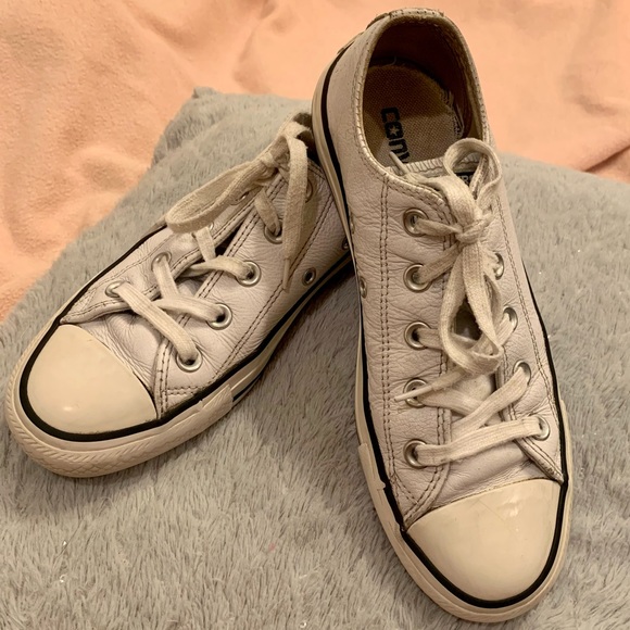 Converse Shoes - All Star Chuck Taylor Leather Converse Unisex Women’s 6